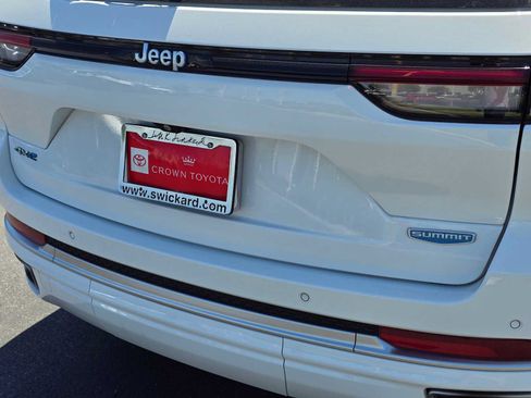 Used 2022 Jeep Grand Cherokee Summit AWD/4WD image 13