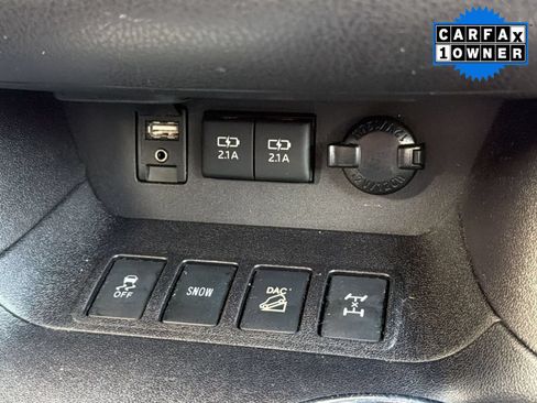 Used 2018 Toyota Highlander XLE AWD/4WD image 19