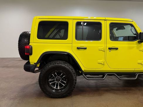 Used 2024 Jeep Wrangler Unlimited Rubicon AWD/4WD image 33