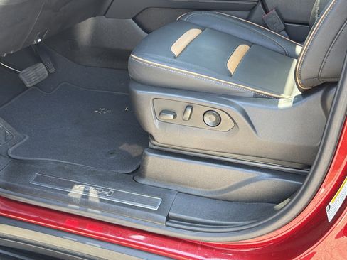 Used 2024 GMC Yukon AT4 w/ Technology Package image 15