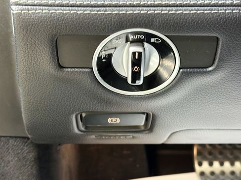 Used 2013 Mercedes-Benz SL 63 AMG image 32