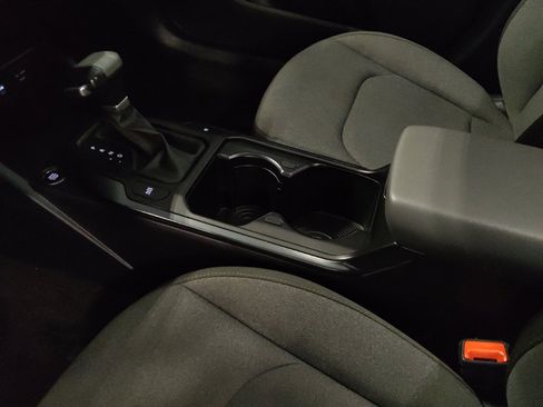 Used 2025 Kia K4 FWD image 26