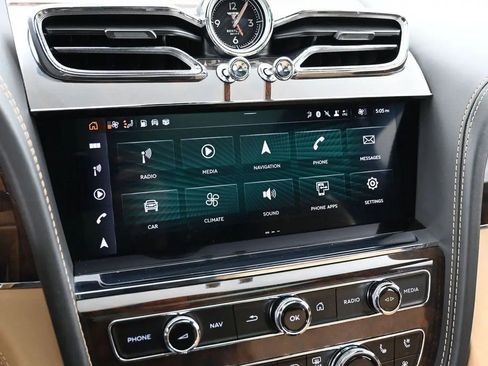 Certified 2023 Bentley Bentayga AWD/4WD image 22