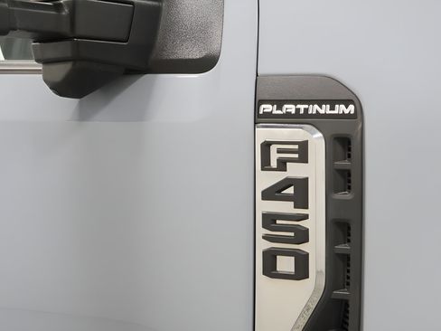 Used 2024 Ford F450 Platinum w/ FX4 Off-Road Package AWD/4WD image 37