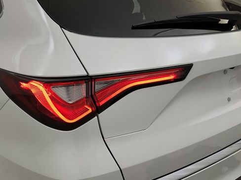 Used 2023 Acura MDX SH-AWD w/ Technology Package image 31