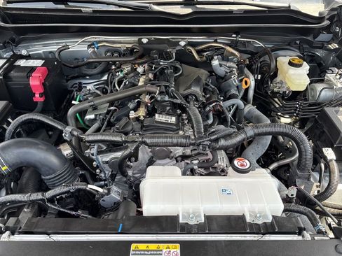 Used 2025 Toyota Tacoma SR w/ SR Upgrade Package AWD/4WD image 12