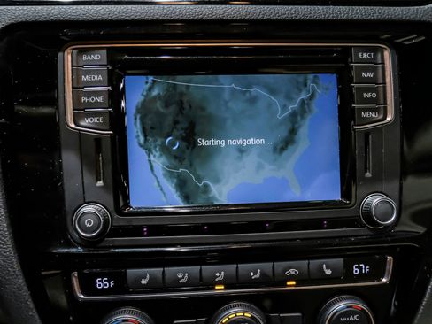 Used 2017 Volkswagen Jetta SEL FWD image 24