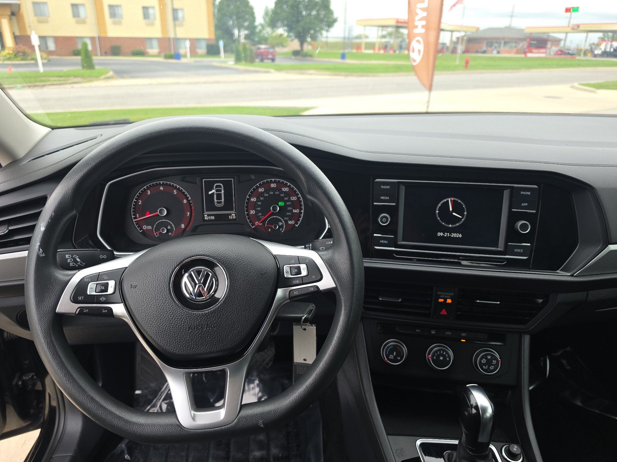 Used 2021 Volkswagen Jetta S w/ Driver Assistance Package FWD image 9