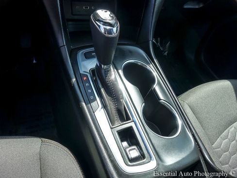 Used 2020 Chevrolet Equinox LT w/ Driver Convenience Package image 16