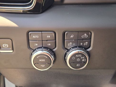 Used 2024 GMC Sierra 1500 AT4 w/ Technology Package image 35