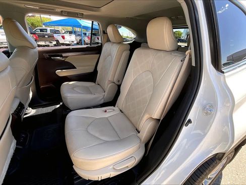 Used 2020 Toyota Highlander Platinum image 21