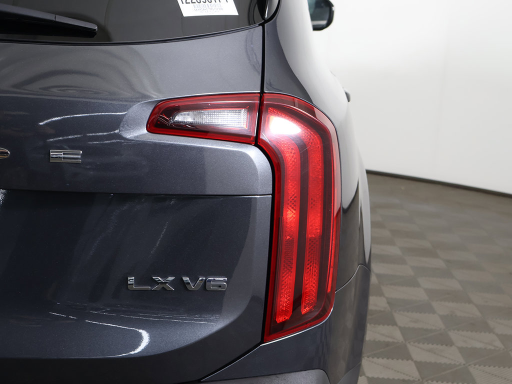 Used 2021 Kia Telluride LX FWD image 16