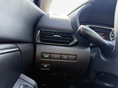 Used 2024 Nissan Sentra SV FWD image 22