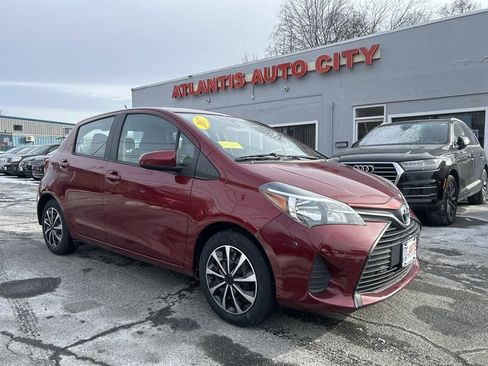 Used 2017 Toyota Yaris L image 3