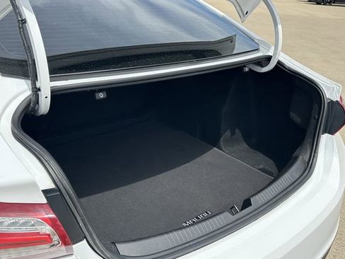 Used 2019 Chevrolet Malibu Premier FWD image 30