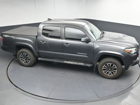 Used 2020 Toyota Tacoma TRD Sport image 33