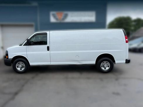 Used 2021 Chevrolet Express 2500 Extended w/ Driver Convenience Package RWD image 3