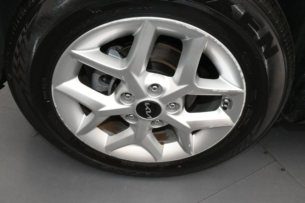 Used 2024 Kia Soul LX w/ Option Group 015 FWD image 37