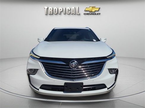 Used 2022 Buick Enclave Essence image 8