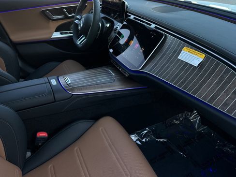 New 2026 Mercedes-Benz E 53 AMG e 4MATIC Sedan image 9
