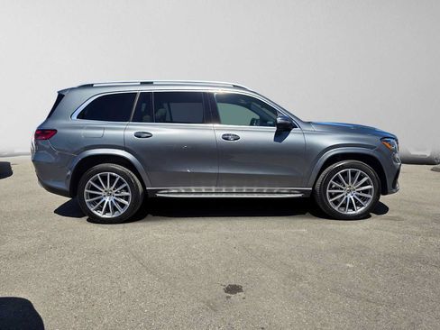 Used 2024 Mercedes-Benz GLS 450 4MATIC image 2
