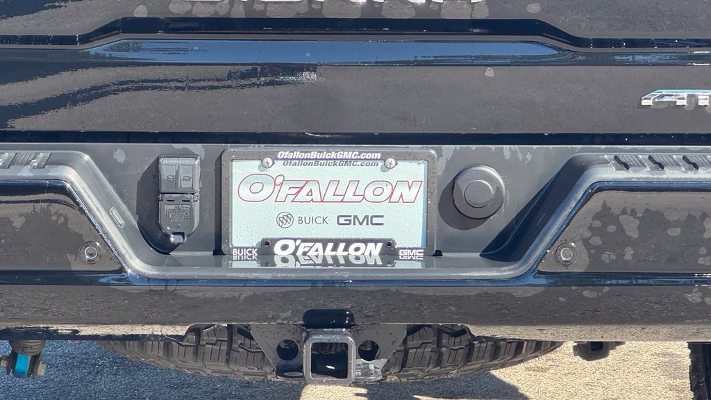 Used 2023 GMC Sierra 1500 AT4X AWD/4WD image 4