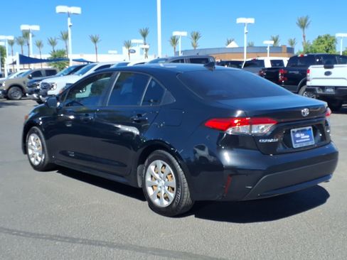 Used 2020 Toyota Corolla LE w/ Carpet Mat Package (TMS) FWD image 6