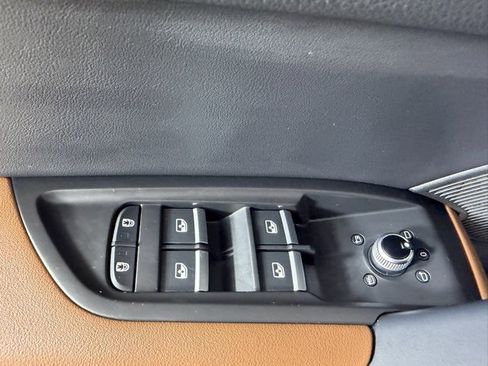 Certified 2025 Audi Q5 2.0T Premium Plus image 19