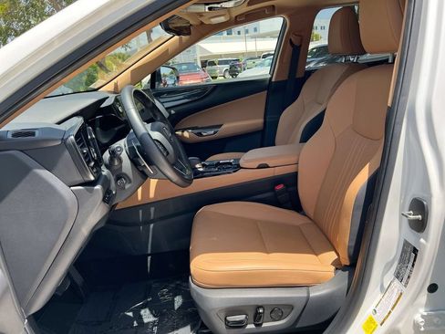 Used 2025 Lexus NX 350h AWD w/ Accessory Package (Z2) image 12