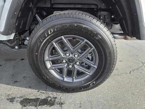 New 2026 Jeep Gladiator Sport image 37