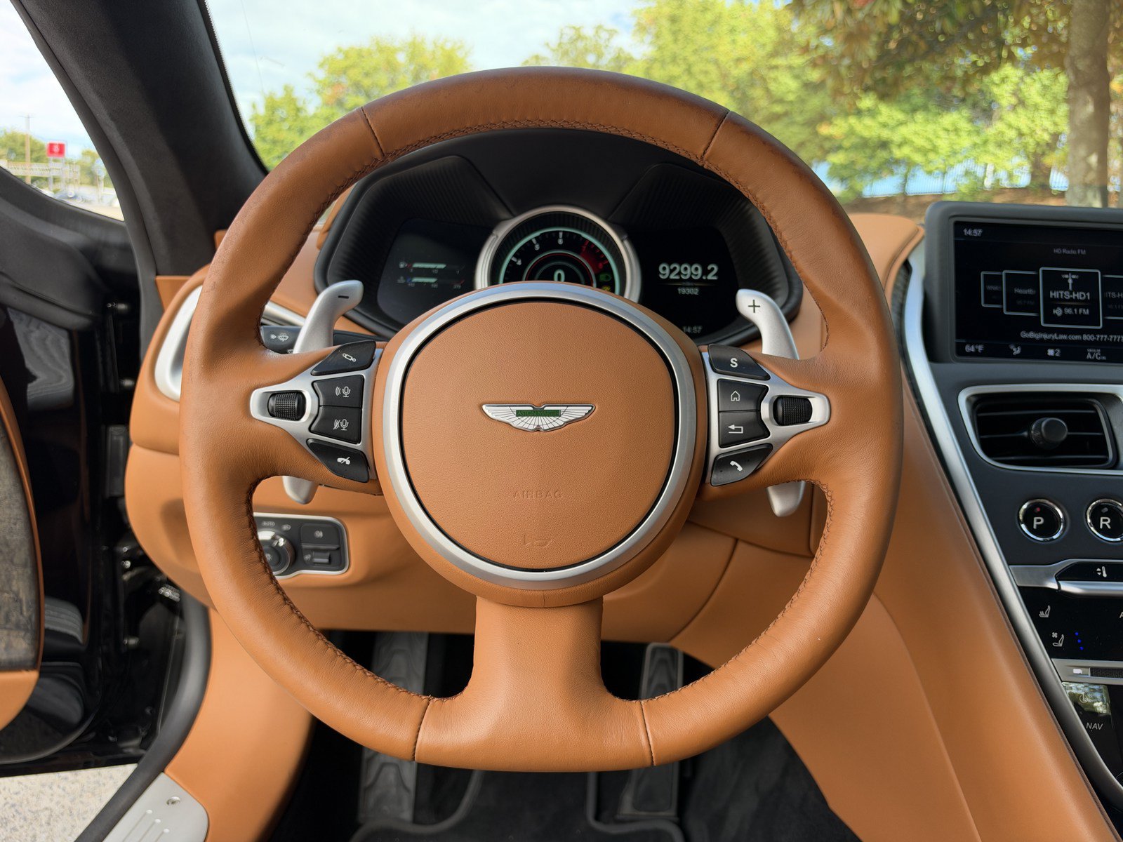 Used 2023 Aston Martin DB11 Coupe RWD image 11