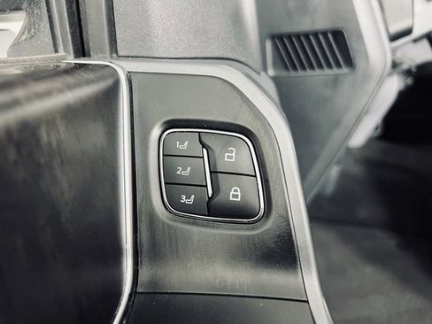 Used 2022 Ford F150 Lariat w/ Max Trailer Tow Package image 17