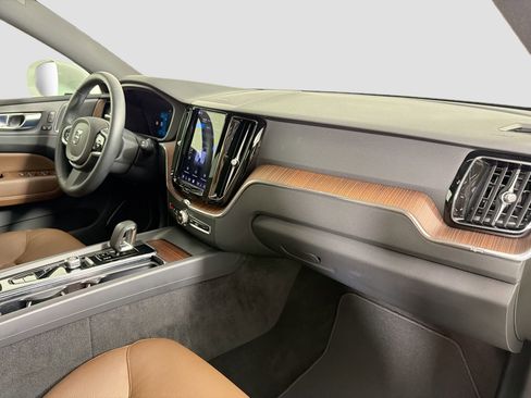 Certified 2023 Volvo XC60 B5 Plus w/ Protection Package Premier image 30