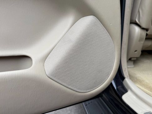 Used 2003 Lexus LX 470 4WD image 41