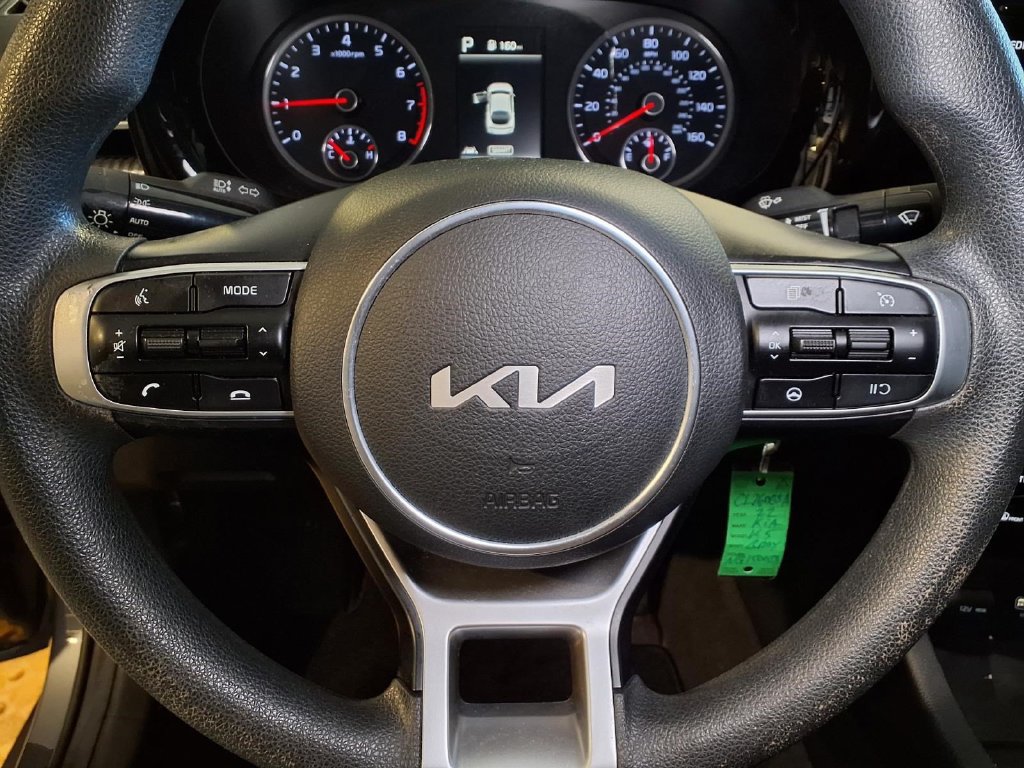 Used 2022 Kia K5 LX FWD image 11