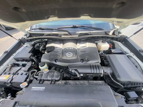 Used 2024 Nissan Armada SV AWD/4WD image 9