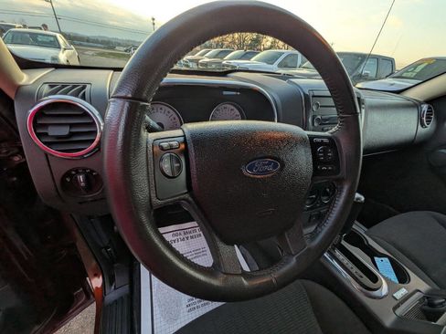 Used 2010 Ford Explorer Sport Trac XLT image 16