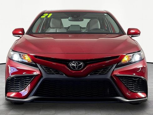 Used 2021 Toyota Camry SE w/ Cold Weather Package FWD image 2