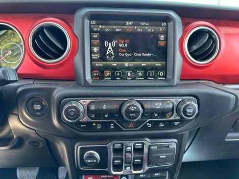Used 2020 Jeep Gladiator Rubicon AWD/4WD image 10
