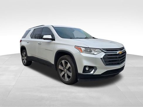 Used 2020 Chevrolet Traverse LT w/ LT Premium Package image 7