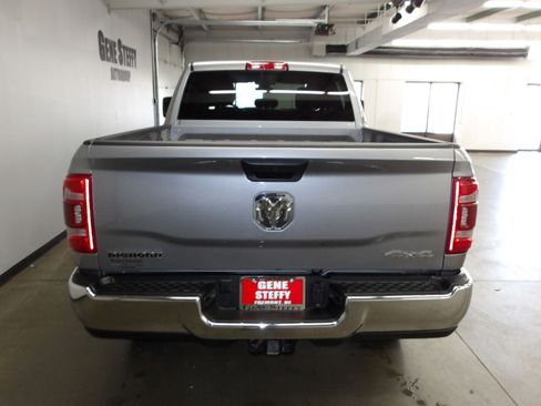 Used 2024 RAM 2500 Big Horn AWD/4WD image 7