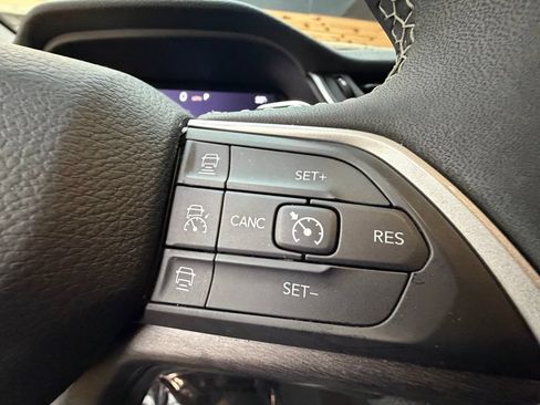 Used 2023 Jeep Grand Cherokee Limited AWD/4WD image 24