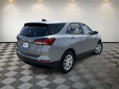 Used 2024 Chevrolet Equinox LS FWD image 5
