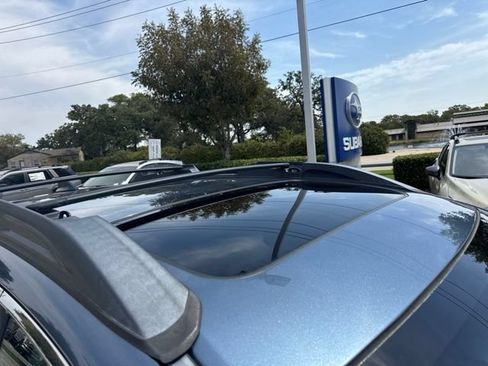 Used 2017 Subaru Outback 2.5i Limited AWD/4WD image 3