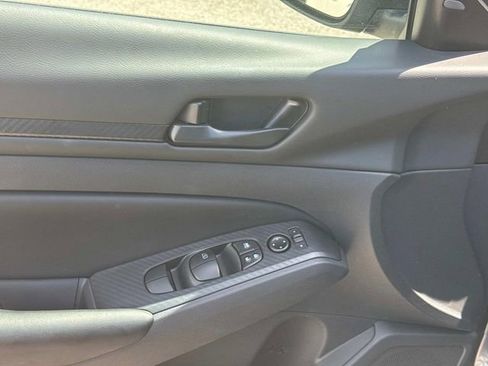 Used 2025 Nissan Altima 2.5 S FWD image 20