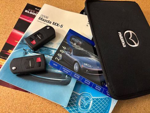 Used 2006 MAZDA MX-5 Miata Sport w/ Suspension Pkg image 14