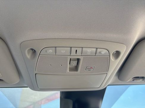 Used 2018 Nissan Rogue Sport SL w/ SL Premium Package image 15