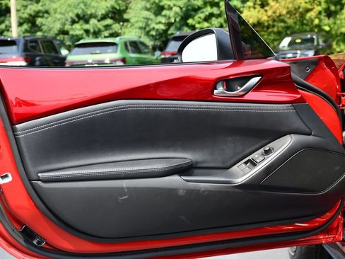 New 2026 MAZDA MX-5 Miata RF Grand Touring RWD image 11