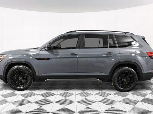 Used 2024 Volkswagen Atlas Peak Edition SE image 22