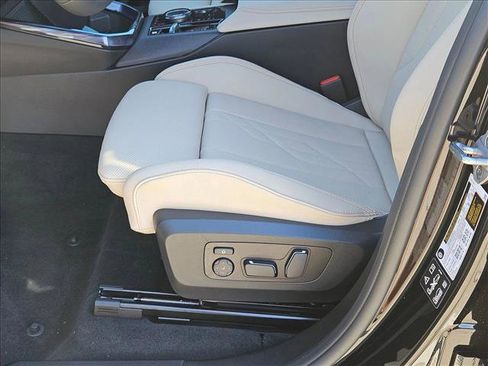 Used 2026 BMW X3 xDrive30i w/ Convenience Package AWD/4WD image 4